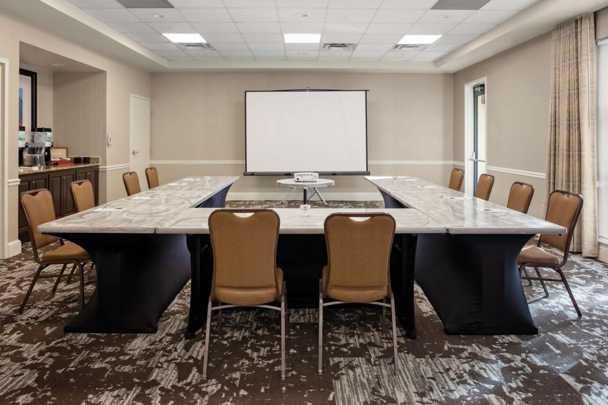 Hilton Garden Inn Atlanta Perimeter Center Dunwoody Exterior photo
