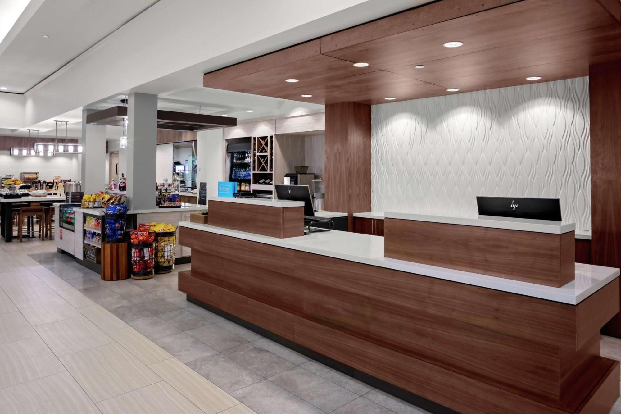 Hilton Garden Inn Atlanta Perimeter Center Dunwoody Exterior photo